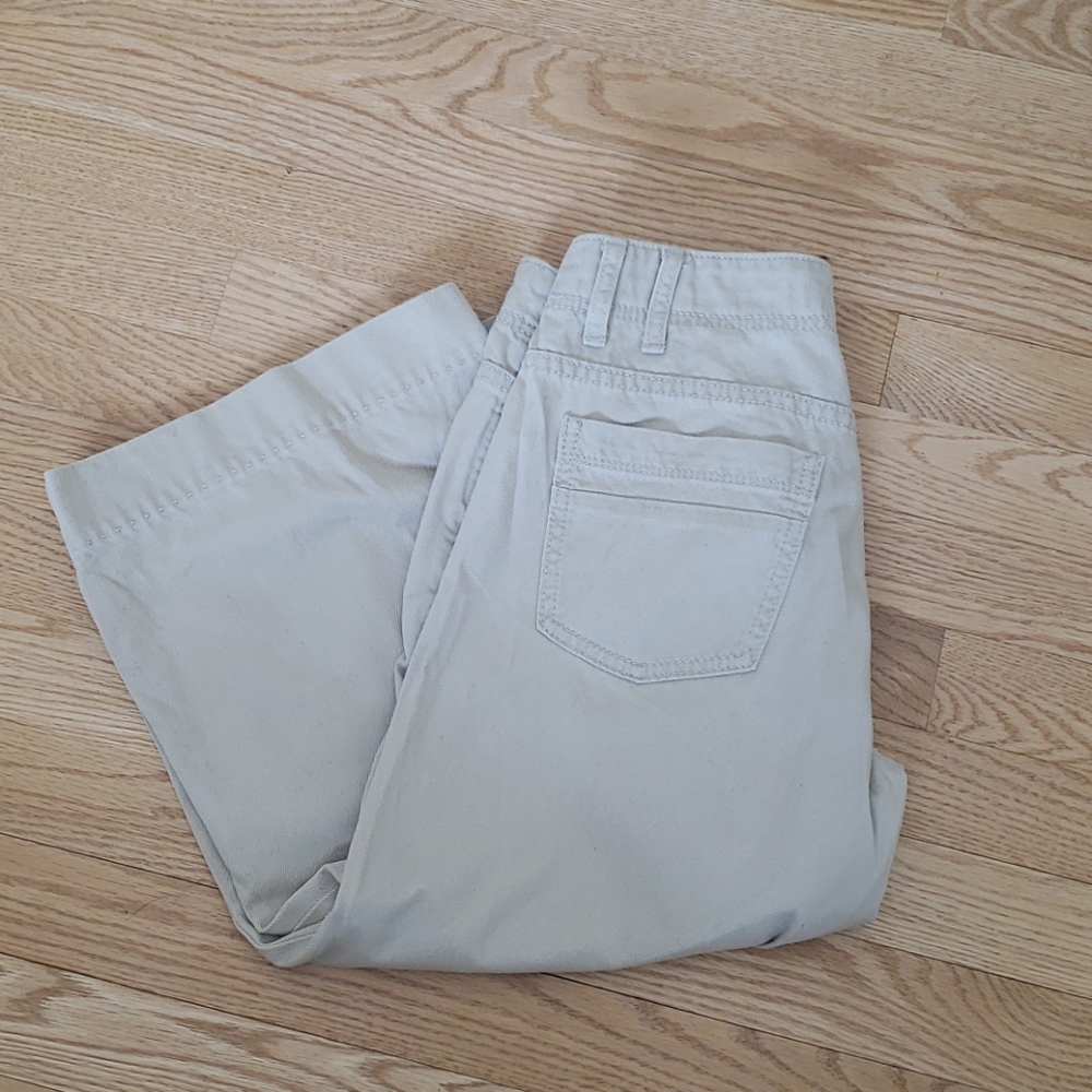 Gap Tan capri